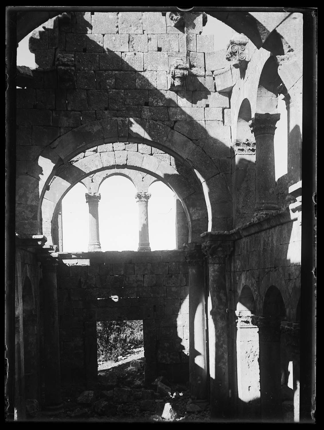 Intérieur de la nef de l'église